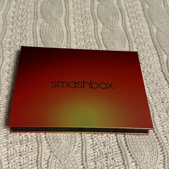Smashbox Ablaze Face Palette. BNIB. 2 blushes, 2 highlights, 2 bronzers. - Picture 4 of 5